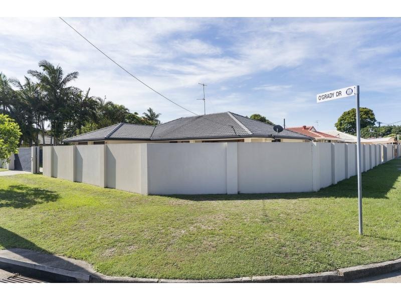 1 Ogrady Drive, Paradise Point QLD 4216