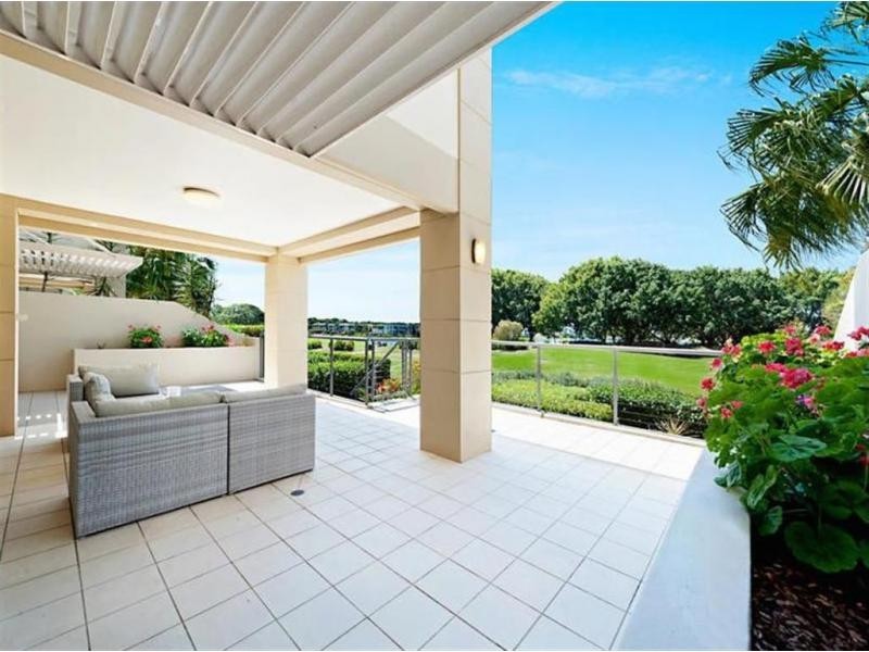 8423 Magnolia Drive, Hope Island QLD 4212