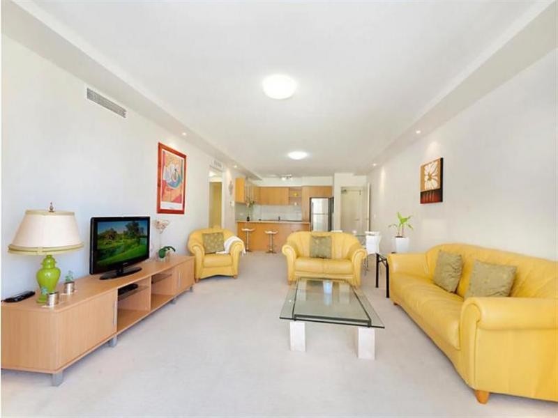 8423 Magnolia Drive, Hope Island QLD 4212