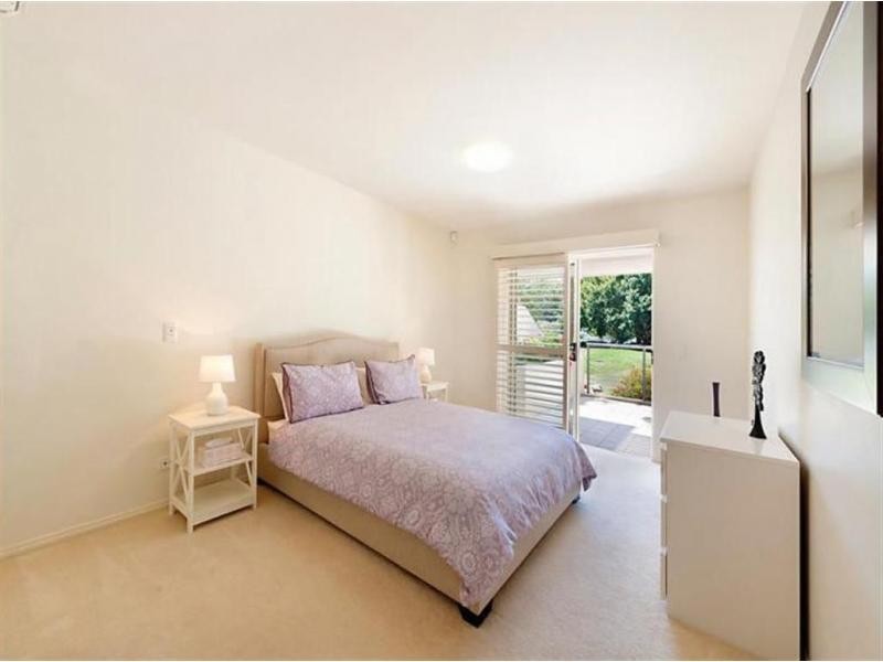 8423 Magnolia Drive, Hope Island QLD 4212