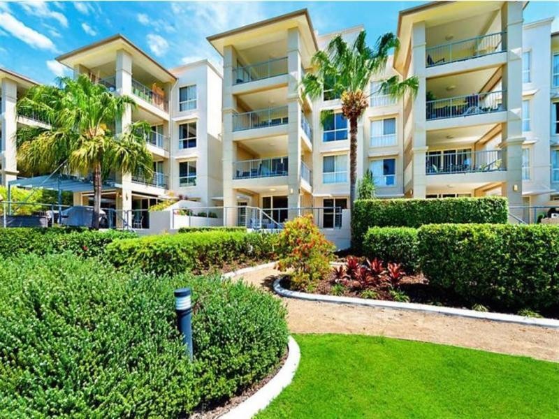 8423 Magnolia Drive, Hope Island QLD 4212