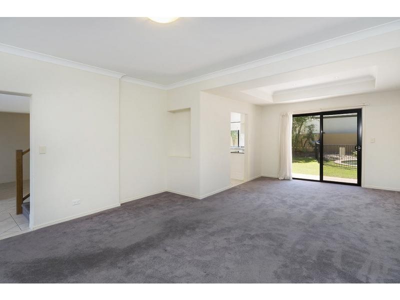 31 River Cove Place, Helensvale QLD 4212