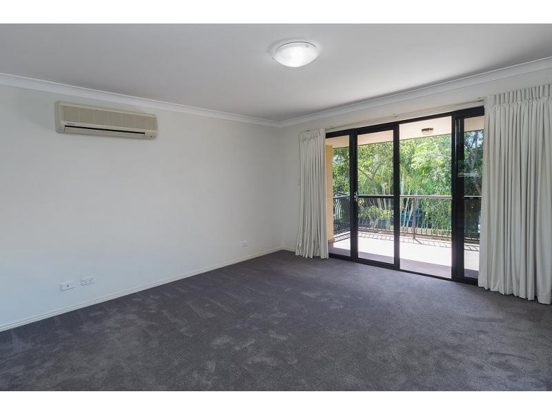 31 River Cove Place, Helensvale QLD 4212