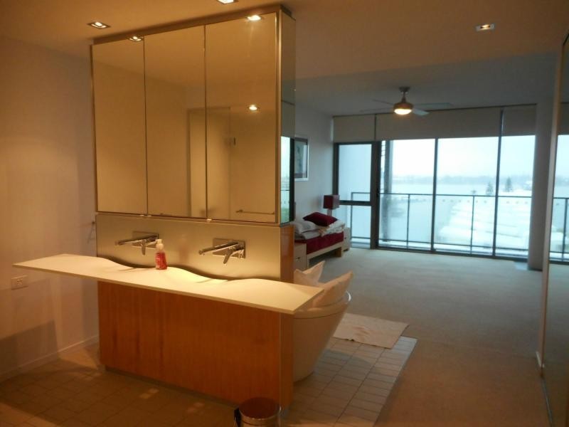 Paradise Point QLD 4216