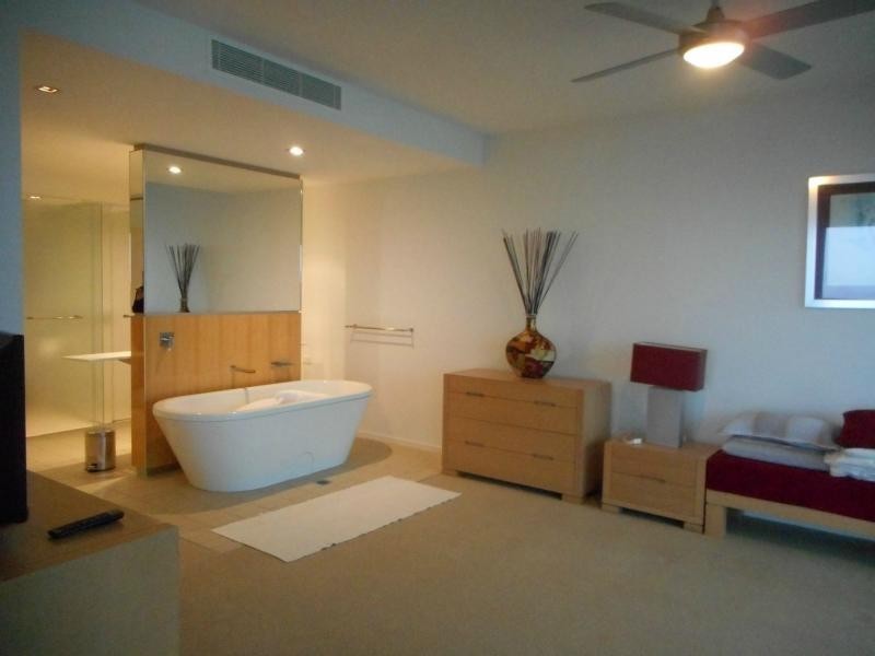 Paradise Point QLD 4216