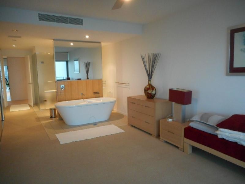 Paradise Point QLD 4216