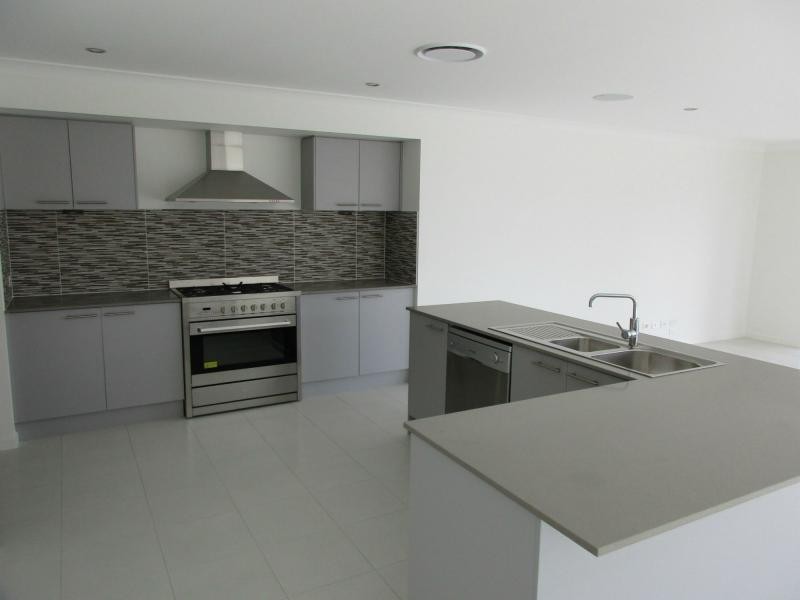 Hope Island QLD 4212
