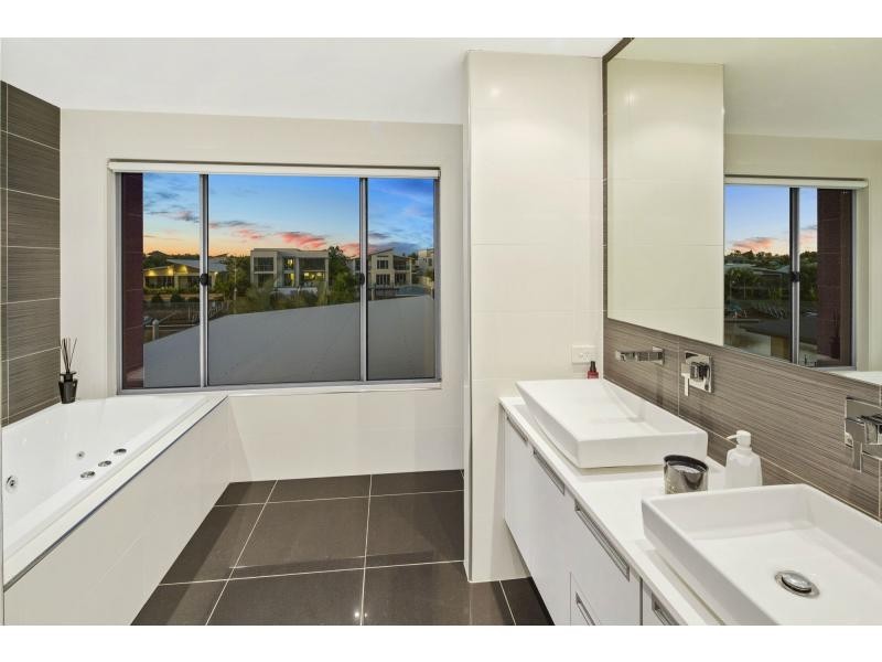 29 Southaven Drive, Helensvale QLD 4212