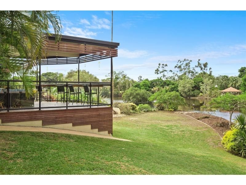 1 River Cove Place, Helensvale QLD 4212