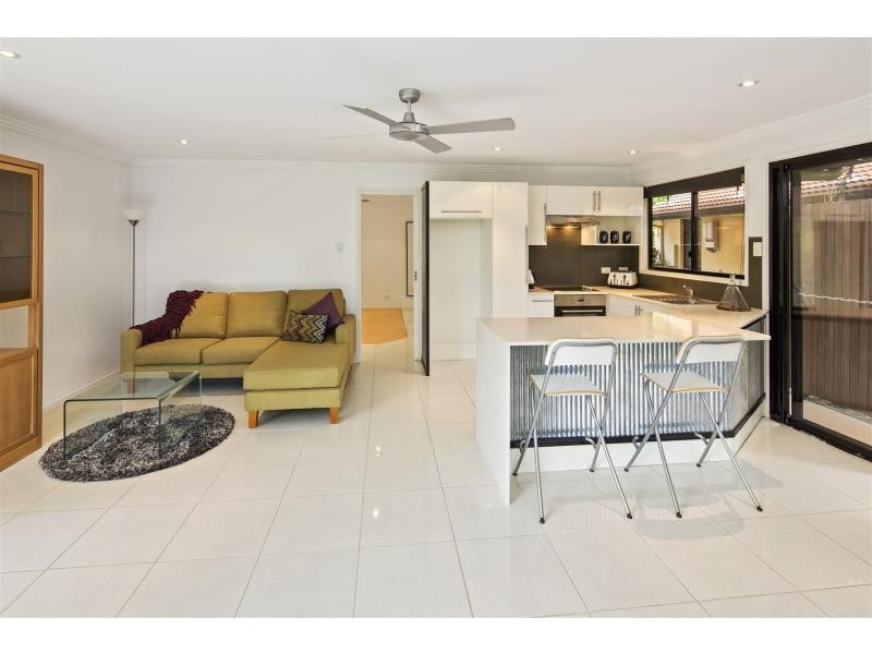 1 River Cove Place, Helensvale QLD 4212