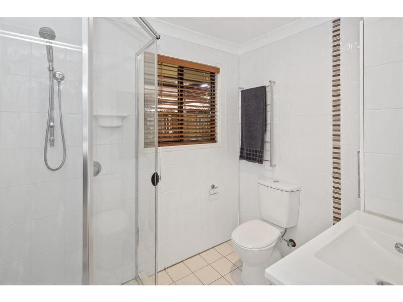 1 River Cove Place, Helensvale QLD 4212