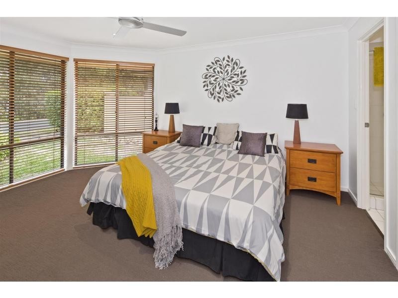 1 River Cove Place, Helensvale QLD 4212