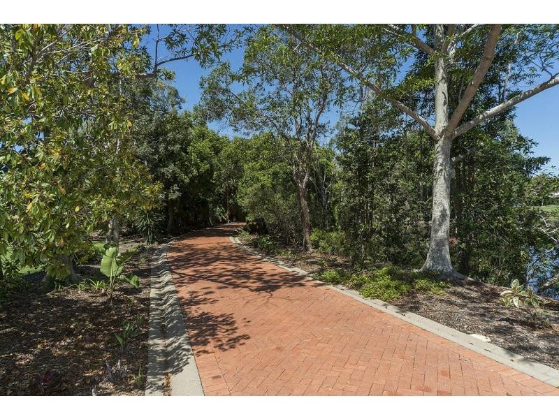 1 River Cove Place, Helensvale QLD 4212