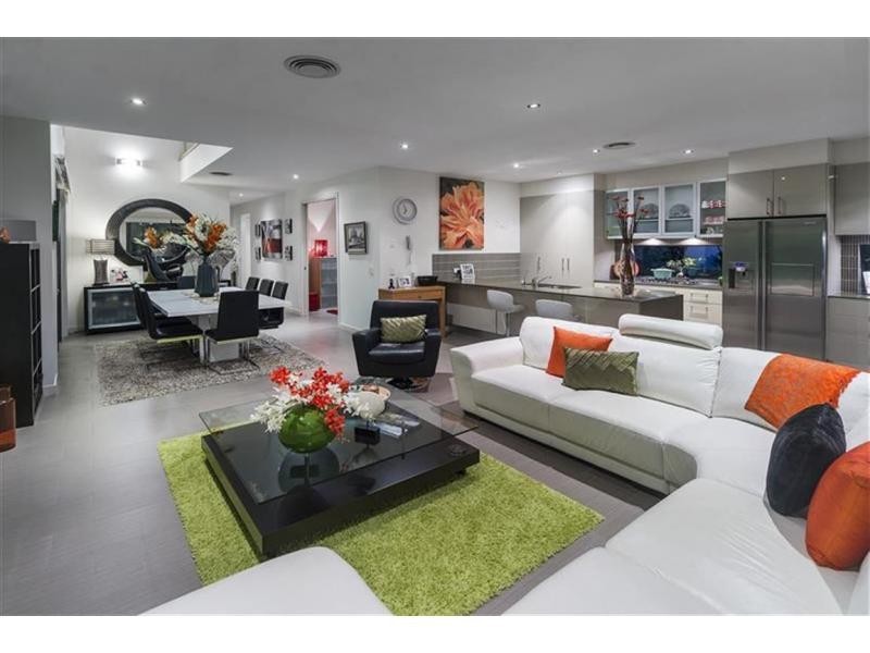 6152 Bolsena Circuit, Hope Island QLD 4212