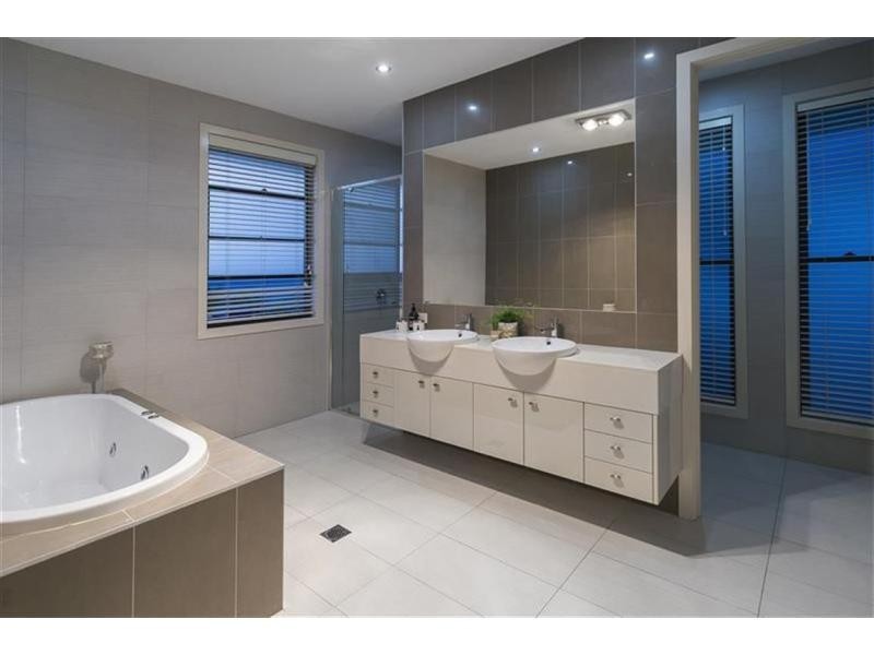 6152 Bolsena Circuit, Hope Island QLD 4212