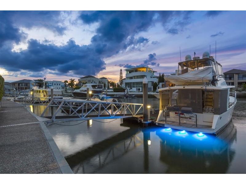 5 Hampton Court, Sovereign Islands QLD 4216