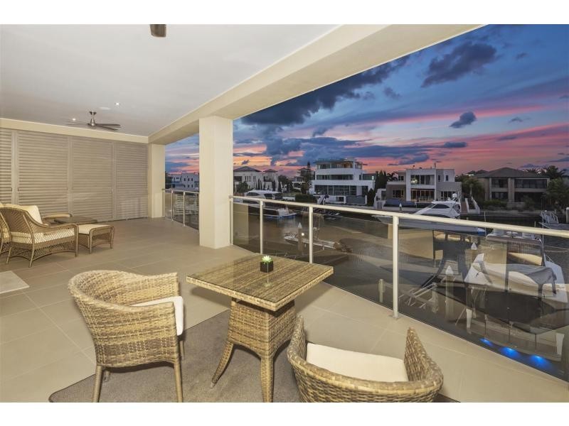 5 Hampton Court, Sovereign Islands QLD 4216