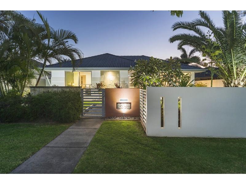 2359 Belmont Court East, Hope Island QLD 4212