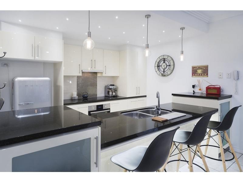 2359 Belmont Court East, Hope Island QLD 4212