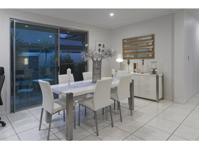 2359 Belmont Court East, Hope Island QLD 4212