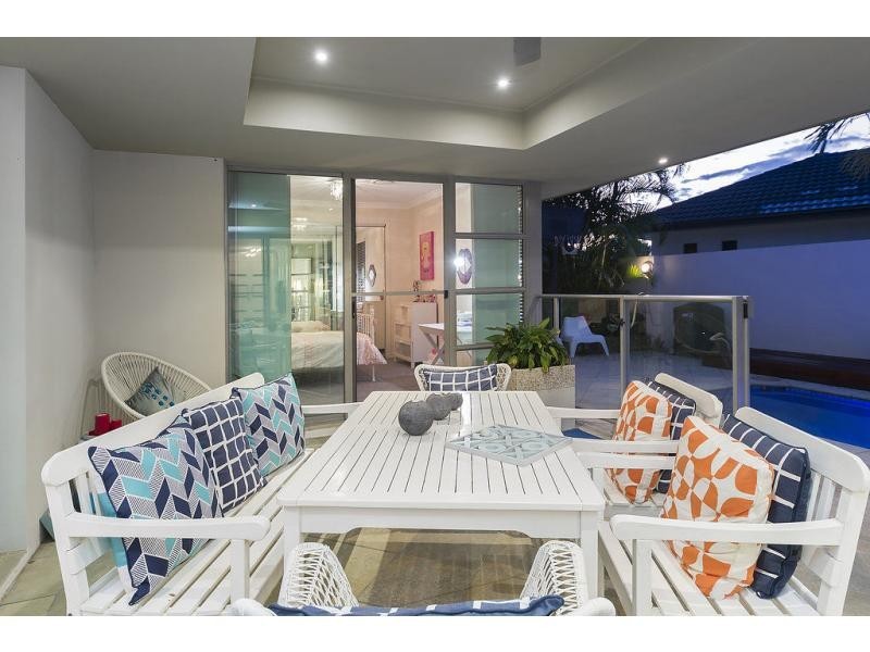 2359 Belmont Court East, Hope Island QLD 4212