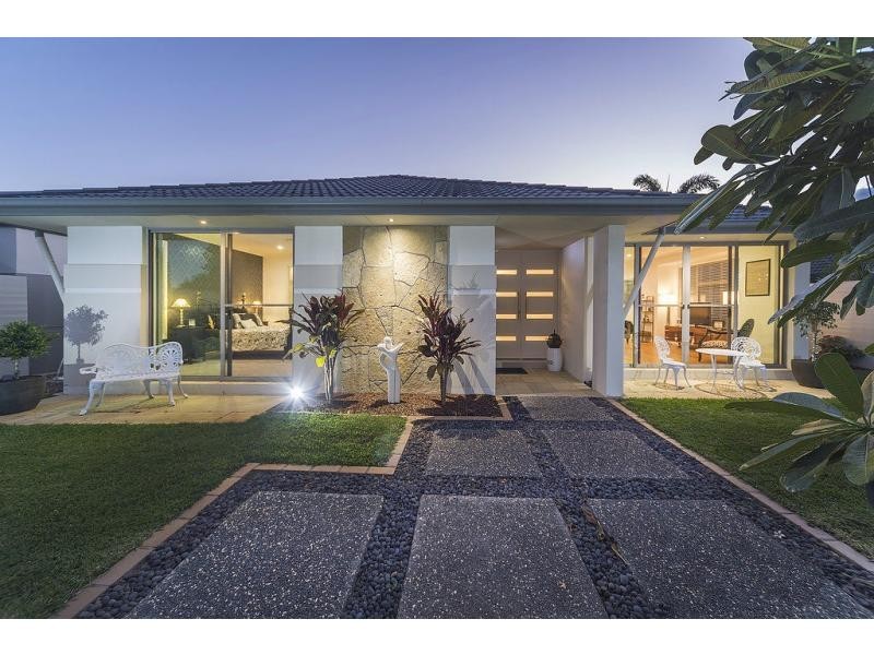 2359 Belmont Court East, Hope Island QLD 4212