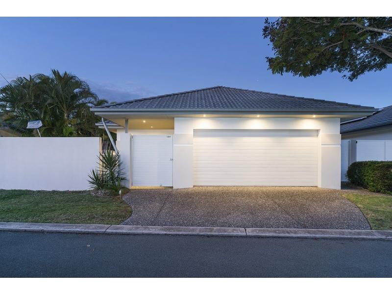 2359 Belmont Court East, Hope Island QLD 4212
