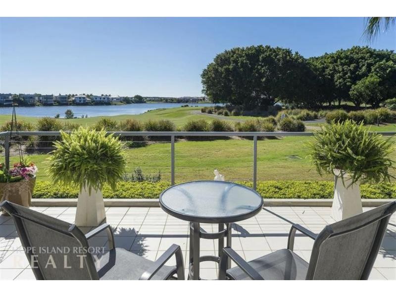 8404 Magnolia Drive East, Hope Island QLD 4212