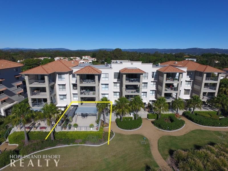 8404 Magnolia Drive East, Hope Island QLD 4212
