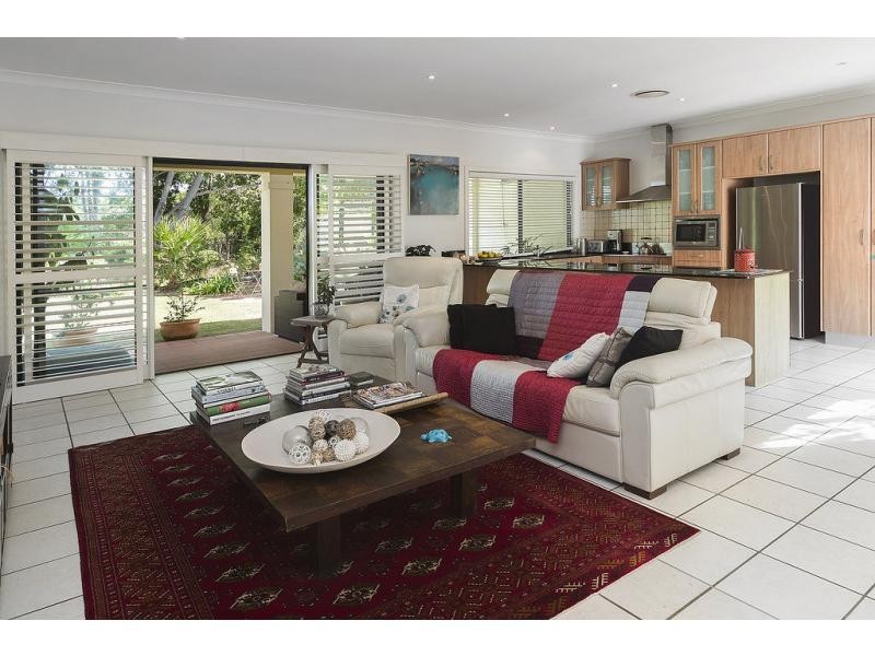 8382 Magnolia Drive East, Hope Island QLD 4212