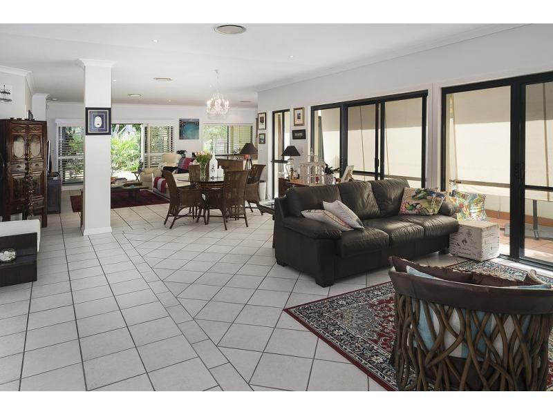 8382 Magnolia Drive East, Hope Island QLD 4212