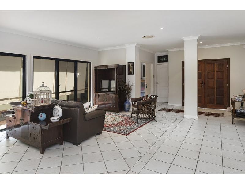 8382 Magnolia Drive East, Hope Island QLD 4212