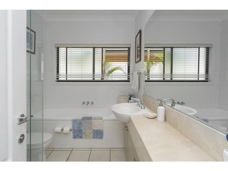 8382 Magnolia Drive East, Hope Island QLD 4212