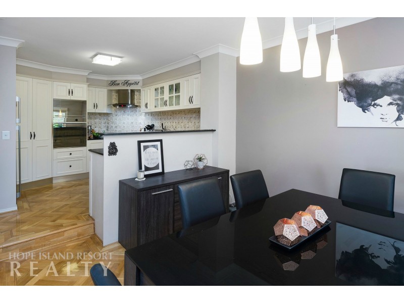 8142 Magnolia Drive West, Hope Island QLD 4212