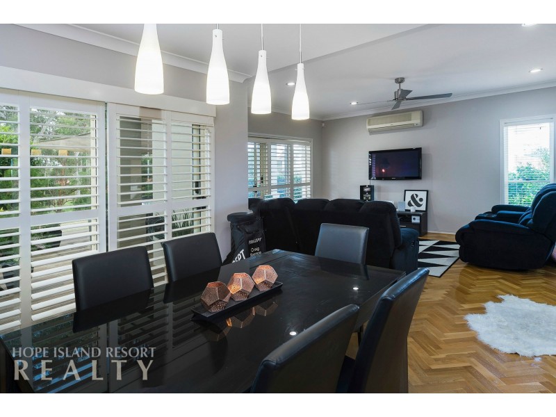 8142 Magnolia Drive West, Hope Island QLD 4212