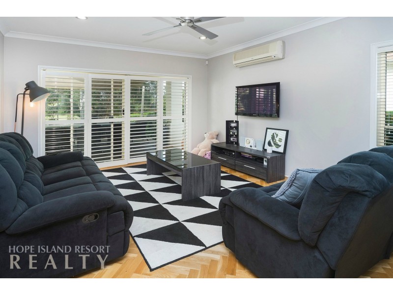 8142 Magnolia Drive West, Hope Island QLD 4212