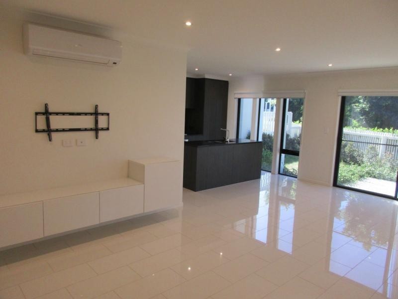 Hope Island QLD 4212