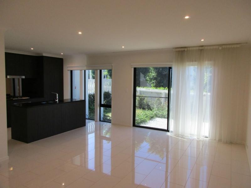 Hope Island QLD 4212