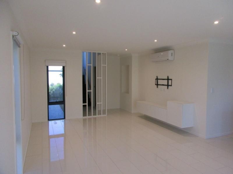 Hope Island QLD 4212