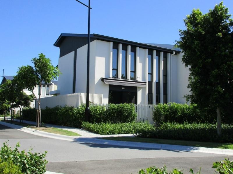 Hope Island QLD 4212