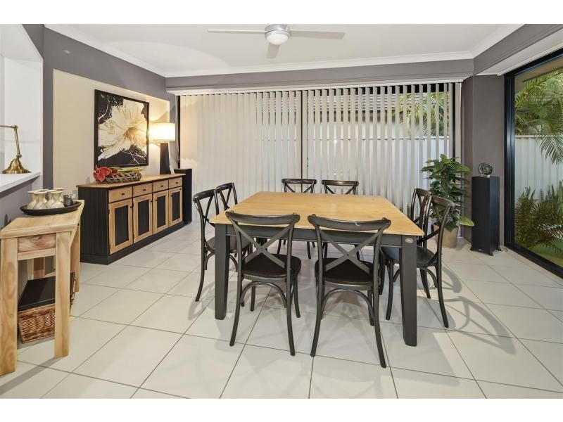 15 River Links Boulevard East, Helensvale QLD 4212