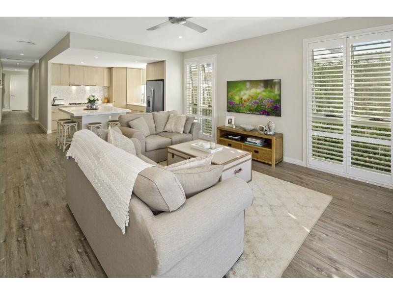 5 Catana Crescent, Hope Island QLD 4212