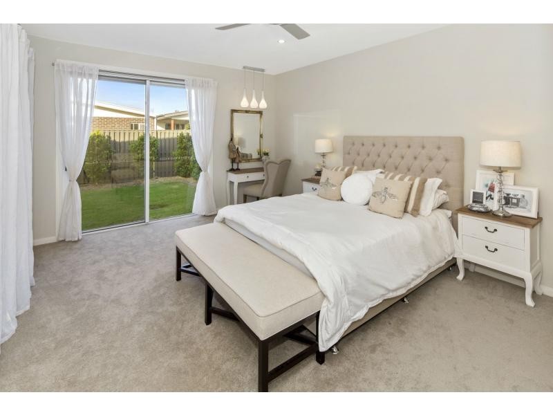 5 Catana Crescent, Hope Island QLD 4212