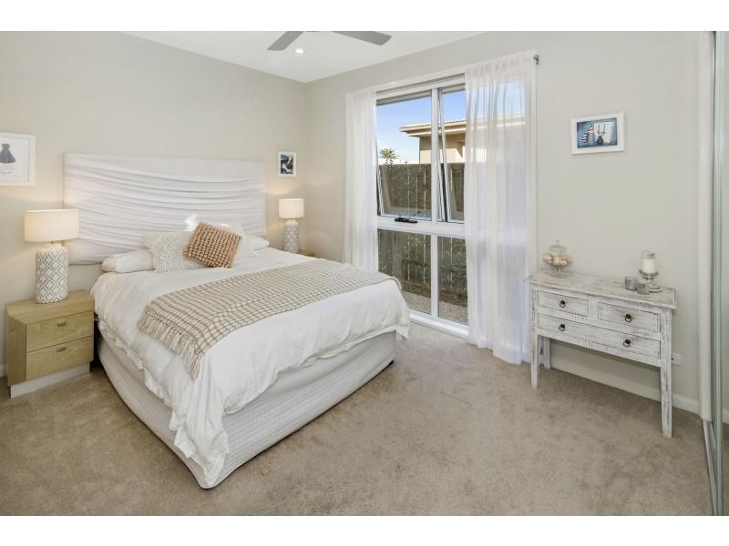 5 Catana Crescent, Hope Island QLD 4212
