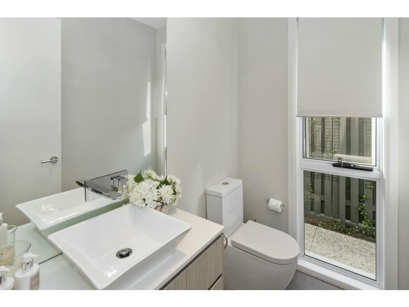 5 Catana Crescent, Hope Island QLD 4212
