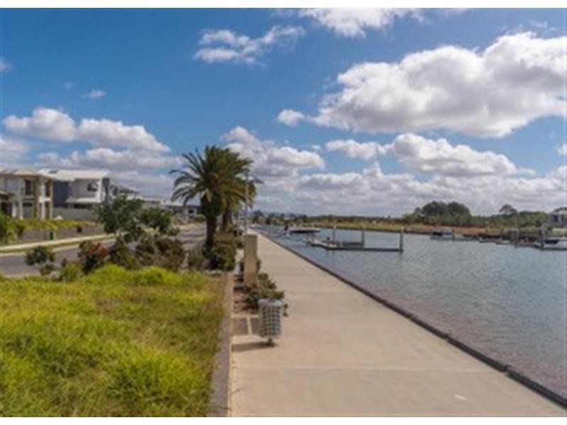 5 Catana Crescent, Hope Island QLD 4212