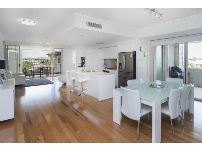 1723 Rialto Quay Drive, Hope Island QLD 4212