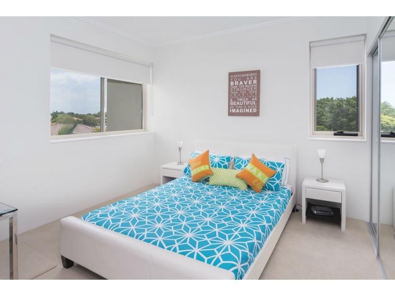 1723 Rialto Quay Drive, Hope Island QLD 4212