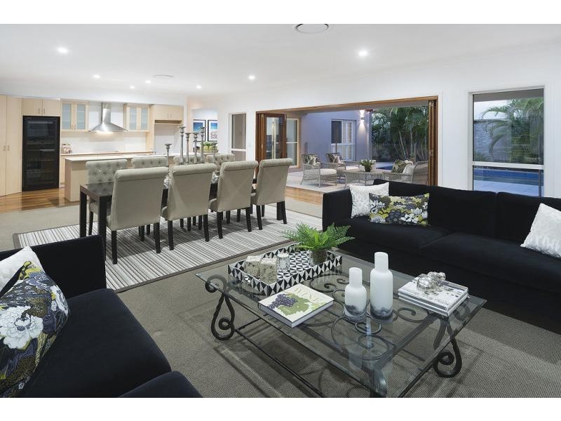 2032 Beaufort Way, Hope Island QLD 4212