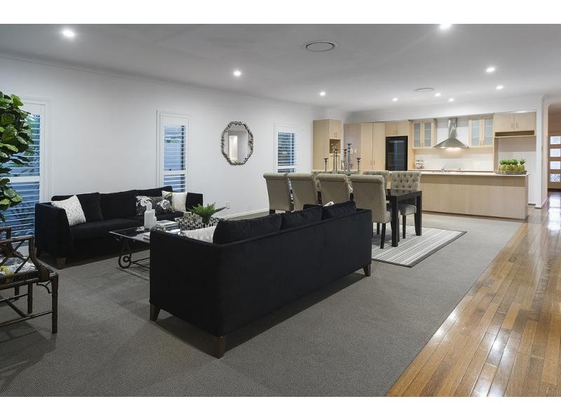 2032 Beaufort Way, Hope Island QLD 4212